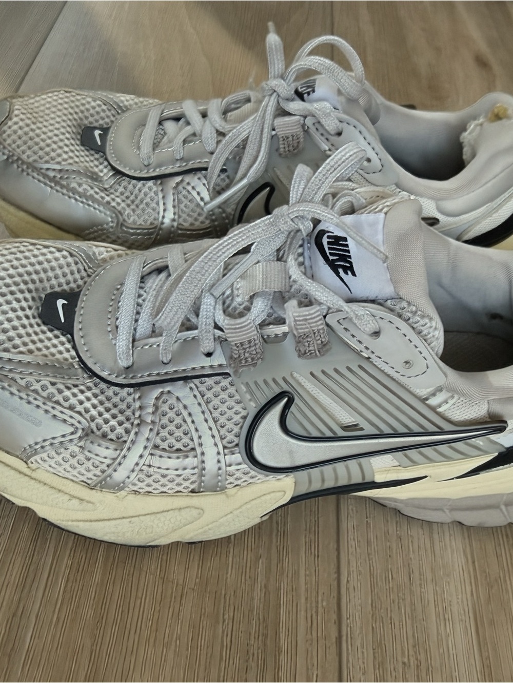 Nike Women's White and Black Athletic Sneakers